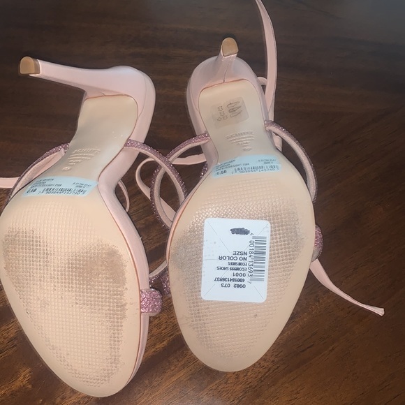 New!‼️ Schutz
Cloe Crystal-Embellished Lace-Up Sandals - Picture 13 of 13